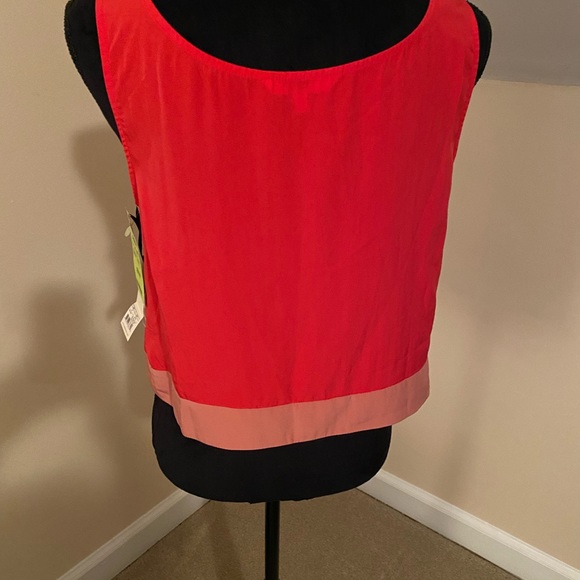 NWT Fun Crop Top - Picture 5 of 5